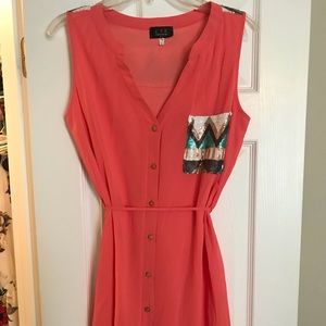 Super cute dress. Never been worn!